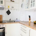 2 Zimmerwohnung Mit Balkon Liegt In Der 1 Etage Und Ist Ideal Fuer 2 Bis 3 Personen Daire *