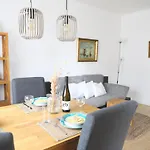 2 Zimmerwohnung Mit Balkon Liegt In Der 1 Etage Und Ist Ideal Fuer 2 Bis 3 Personen * Westerland