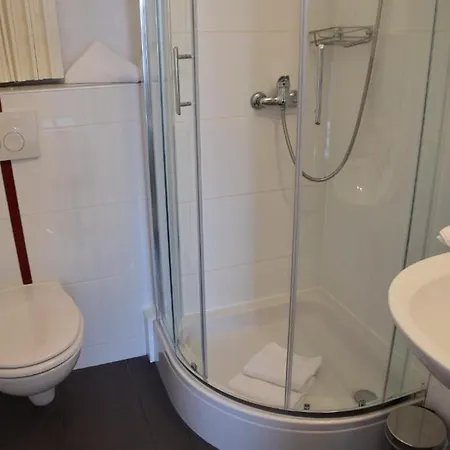 2 Zimmerwohnung Mit Balkon Liegt In Der 1 Etage Und Ist Ideal Fuer 2 Bis 3 Personen Appartement Westerland