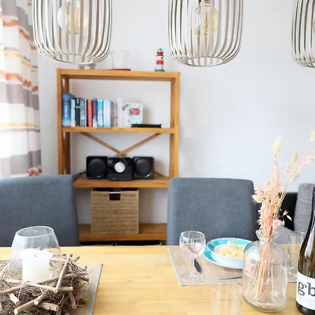 2 Zimmerwohnung Mit Balkon Liegt In Der 1 Etage Und Ist Ideal Fuer 2 Bis 3 Personen * فيسترلاند