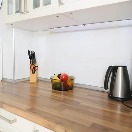 شقة 2 Zimmerwohnung Mit Balkon Liegt In Der 1 Etage Und Ist Ideal Fuer 2 Bis 3 Personen
